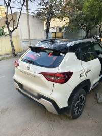 Nissan Magnite XV dual tone