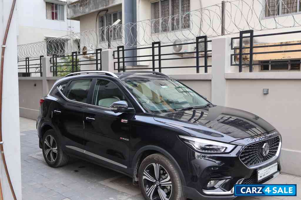 Black MG Astor Sharp 1.5 MT