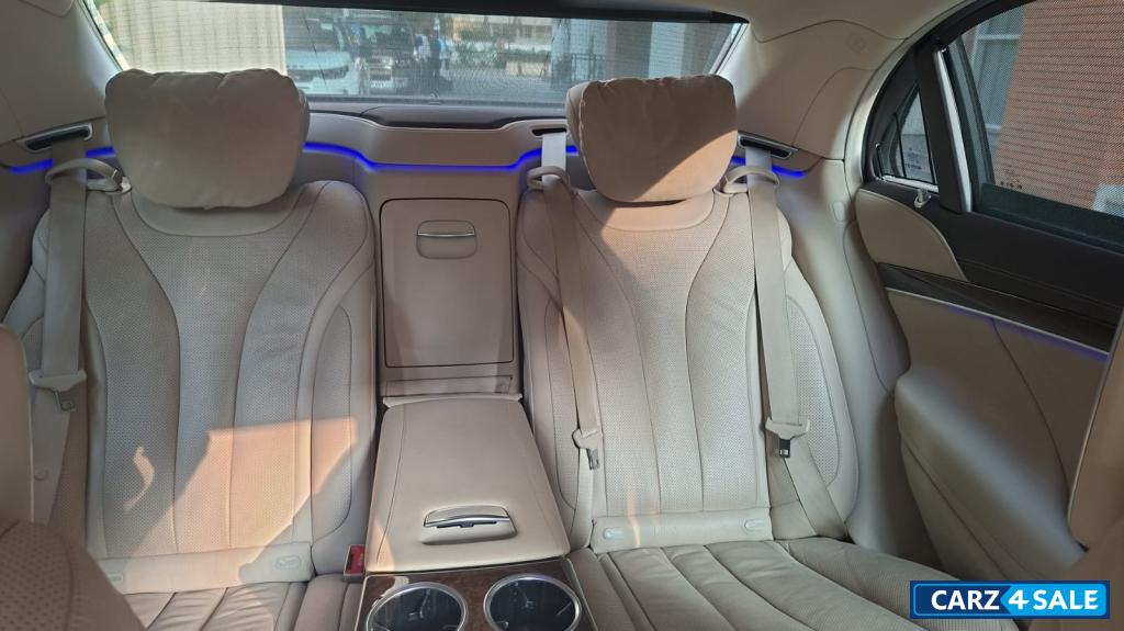 Mercedes-Benz S-Class 350