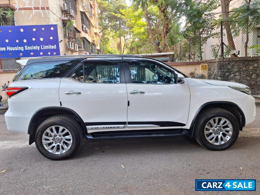 White Toyota Fortuner sigma 4x4 Automatic