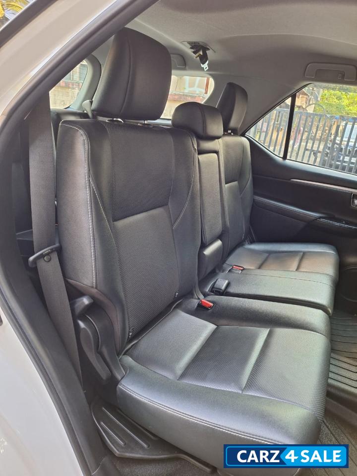 White Toyota Fortuner sigma 4x4 Automatic