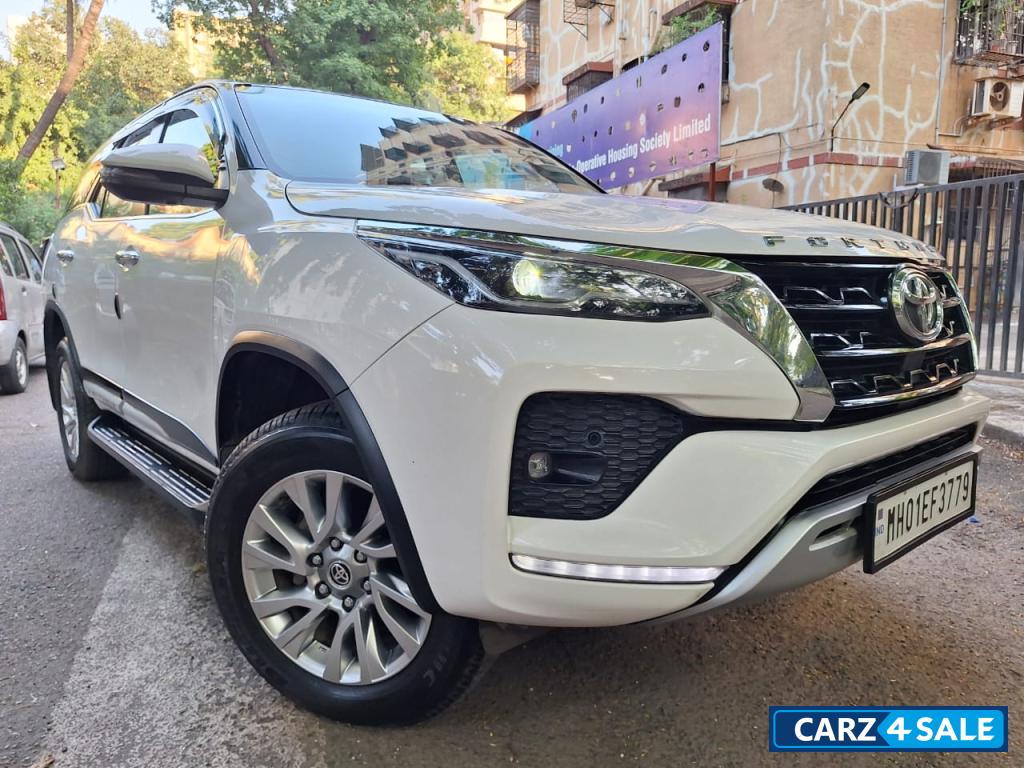 White Toyota Fortuner sigma 4x4 Automatic