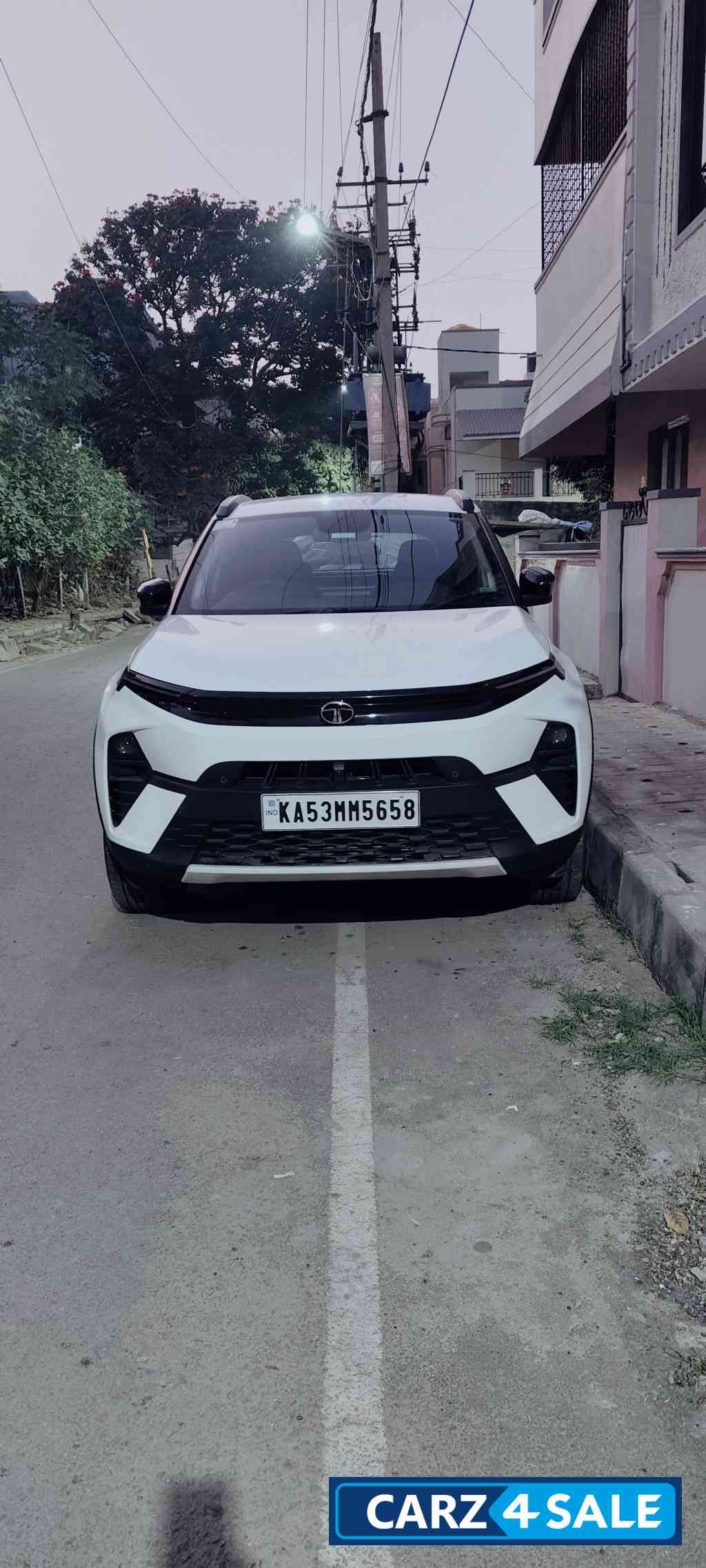 Tata Nexon Creative plus 6 MT