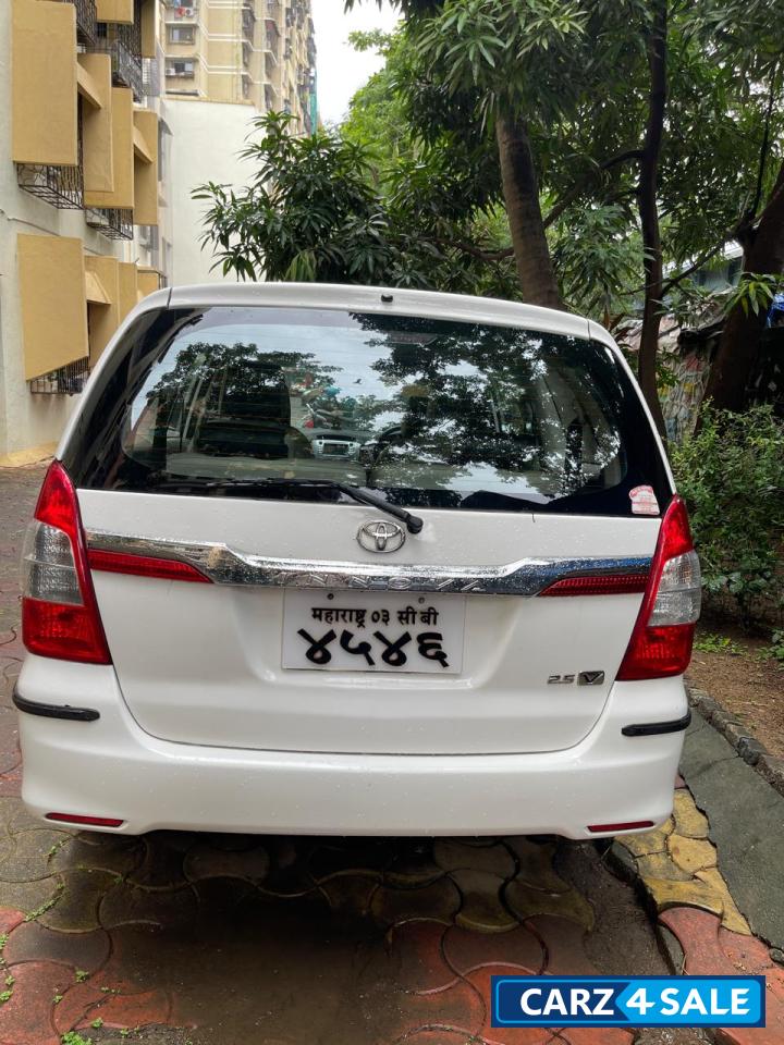 Toyota Innova V top model