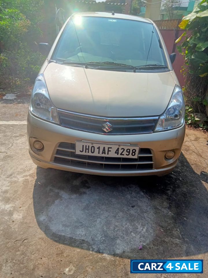 Golden Maruti Suzuki Estilo LXI