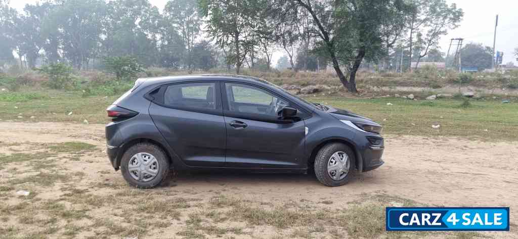 Daytona Grey Tata Altroz Xm
