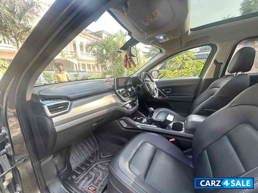 Tata Harrier Xzplus camo