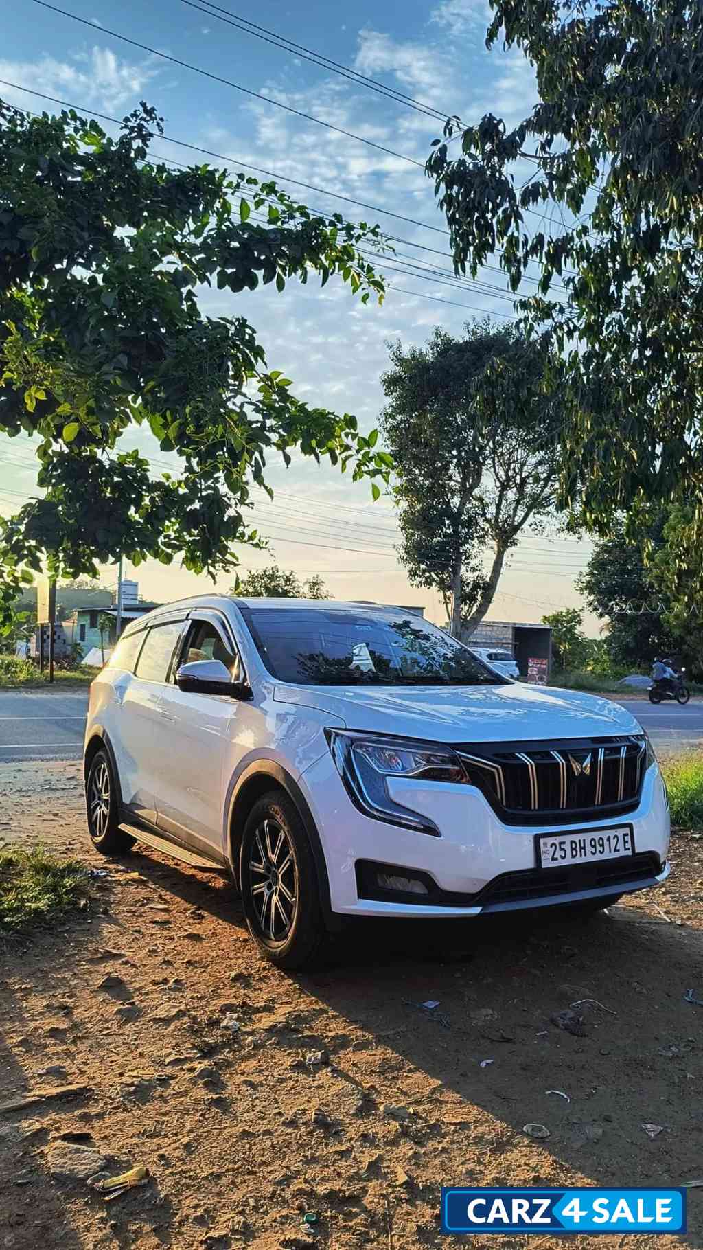 Mahindra XUV700 AX7 P MT 7STR