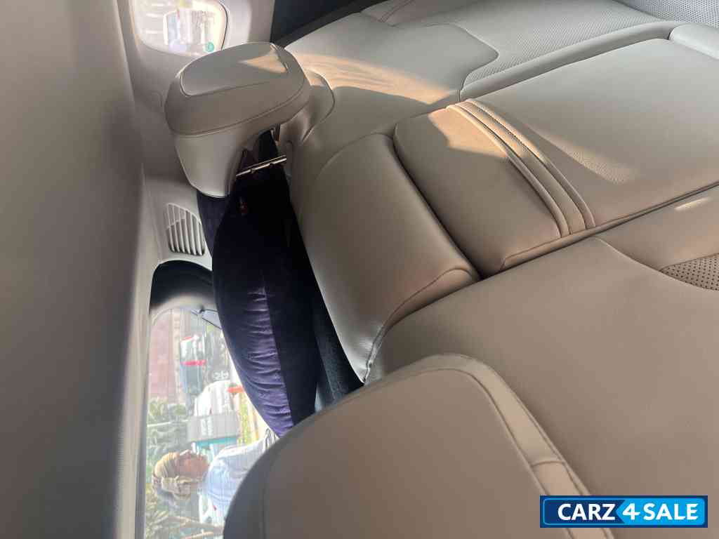 Minimal Grey Jeep Compass Petrol Automatic