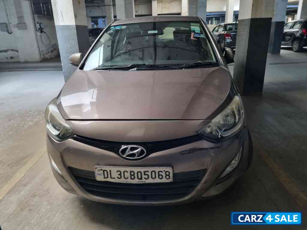 Bronze Hyundai i20 Sportz