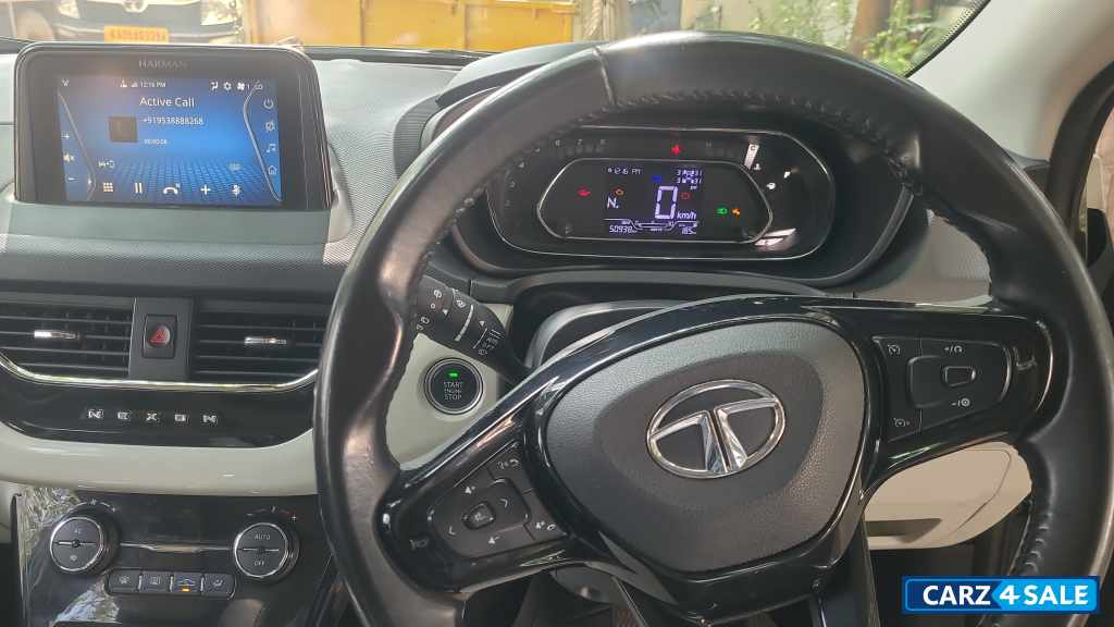 Tata Nexon XZA PLUS O Tata Nexon XZA PLUS O