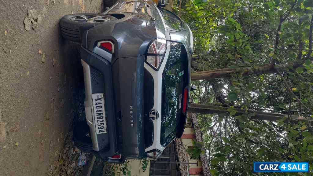 Tata Nexon XZA PLUS O Tata Nexon XZA PLUS O