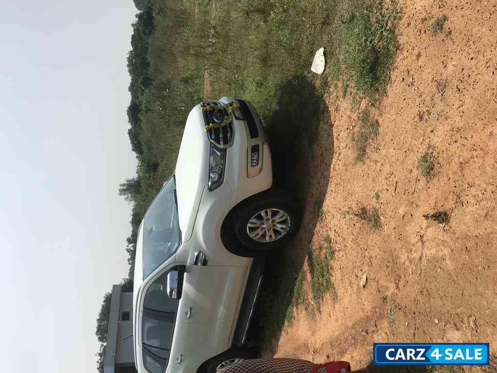 Ford Endeavour Titanium 2.2mt