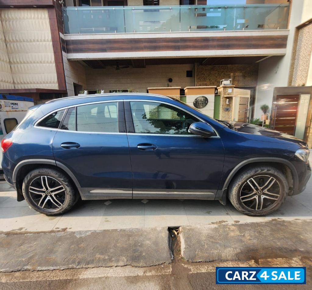 Blue Mercedes-Benz GLA 200