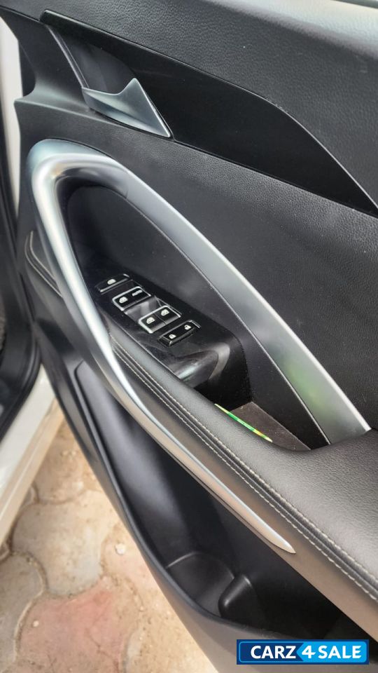 MG Hector HECTOR Gasoline 1.5 TCIC DCT Sharp BSVI