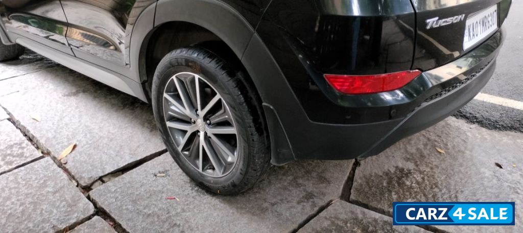 Thunder Black Hyundai Tucson