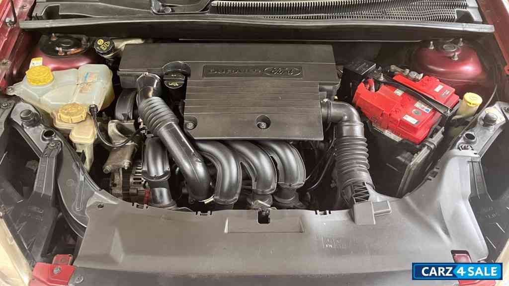 Paprika Red Ford Fiesta 1.6 ZXI