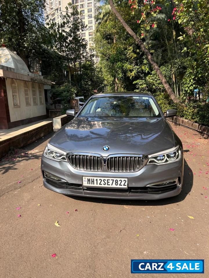 Bluestone Metallic BMW 5-Series 520D Luxuryline