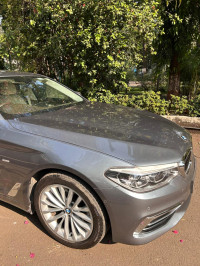 Bluestone Metallic BMW 5-Series 520D Luxuryline