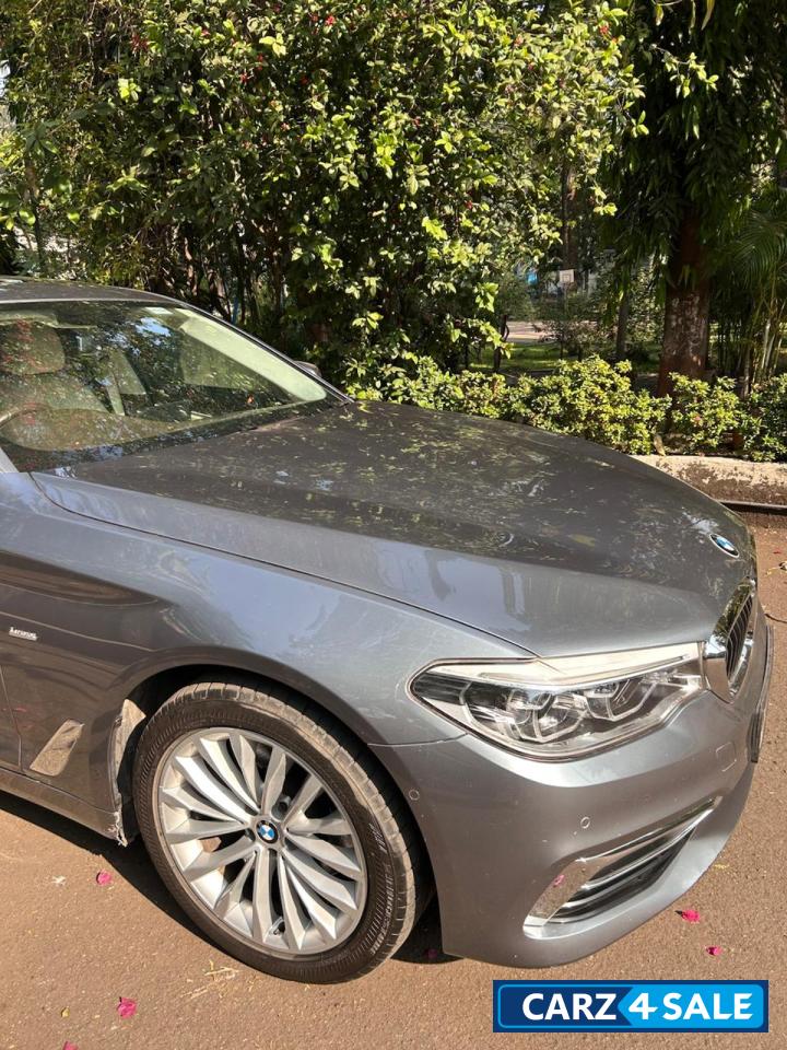 Bluestone Metallic BMW 5-Series 520D Luxuryline