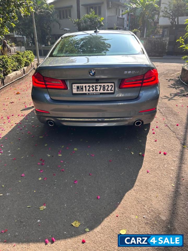 Bluestone Metallic BMW 5-Series 520D Luxuryline