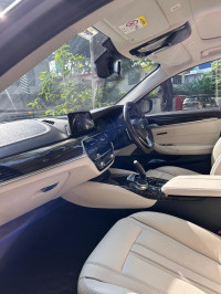 Bluestone Metallic BMW 5-Series 520D Luxuryline