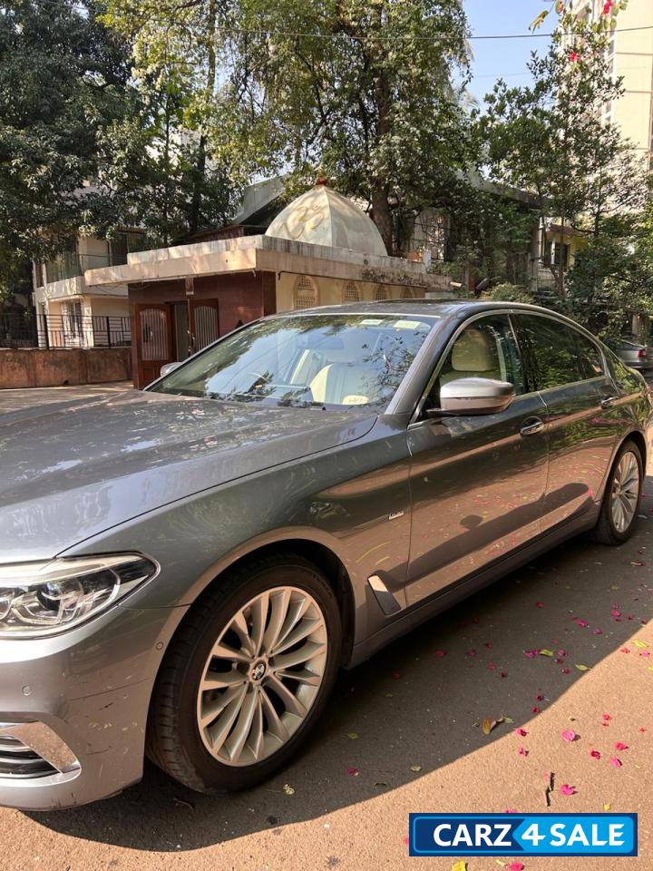 Bluestone Metallic BMW 5-Series 520D Luxuryline