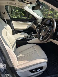 Bluestone Metallic BMW 5-Series 520D Luxuryline