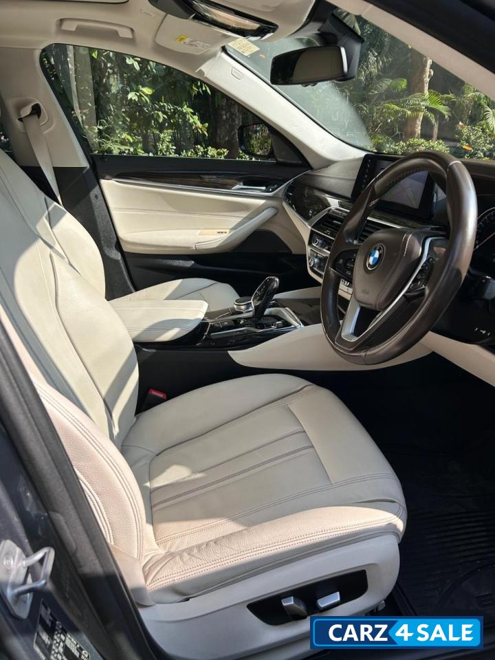 Bluestone Metallic BMW 5-Series 520D Luxuryline