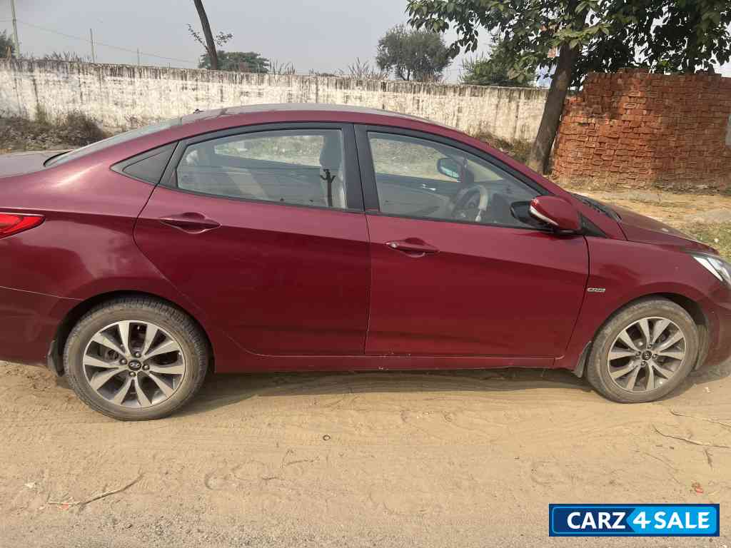Wine Red Hyundai Verna 1.6SX Verna CRDi Diesel