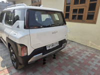 Glacier White Pearl Kia Syros HTK Plus 1.0 Turbo MT