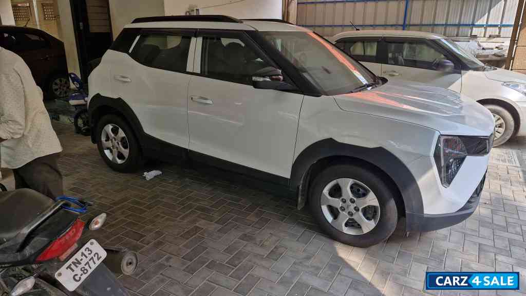 Mahindra XUV 3XO Mx2 pro AT