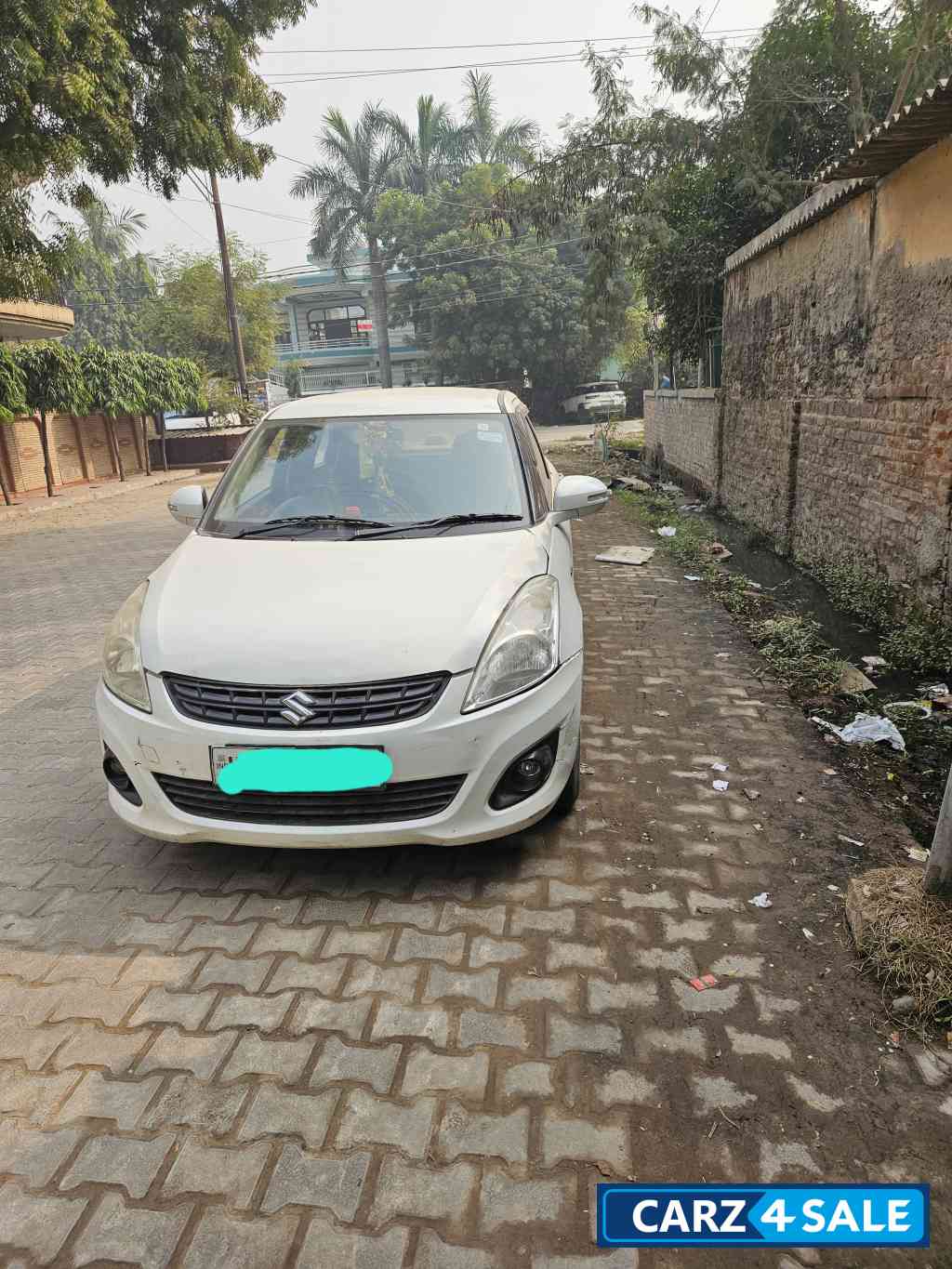 White Maruti Suzuki Dzire Vxi