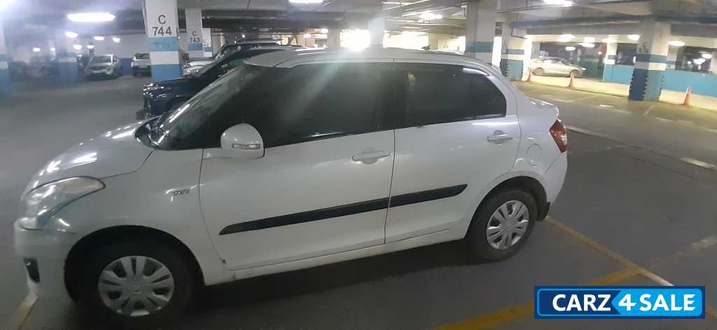 White Maruti Suzuki Dzire Vxi