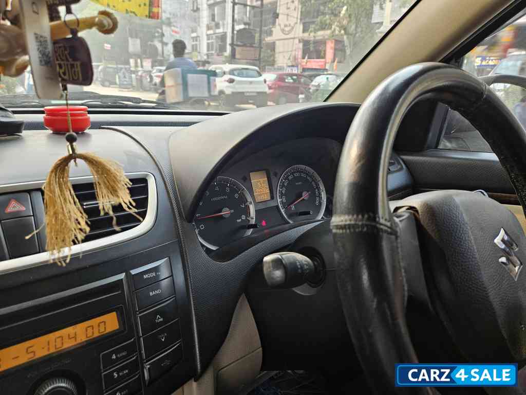 White Maruti Suzuki Dzire Vxi