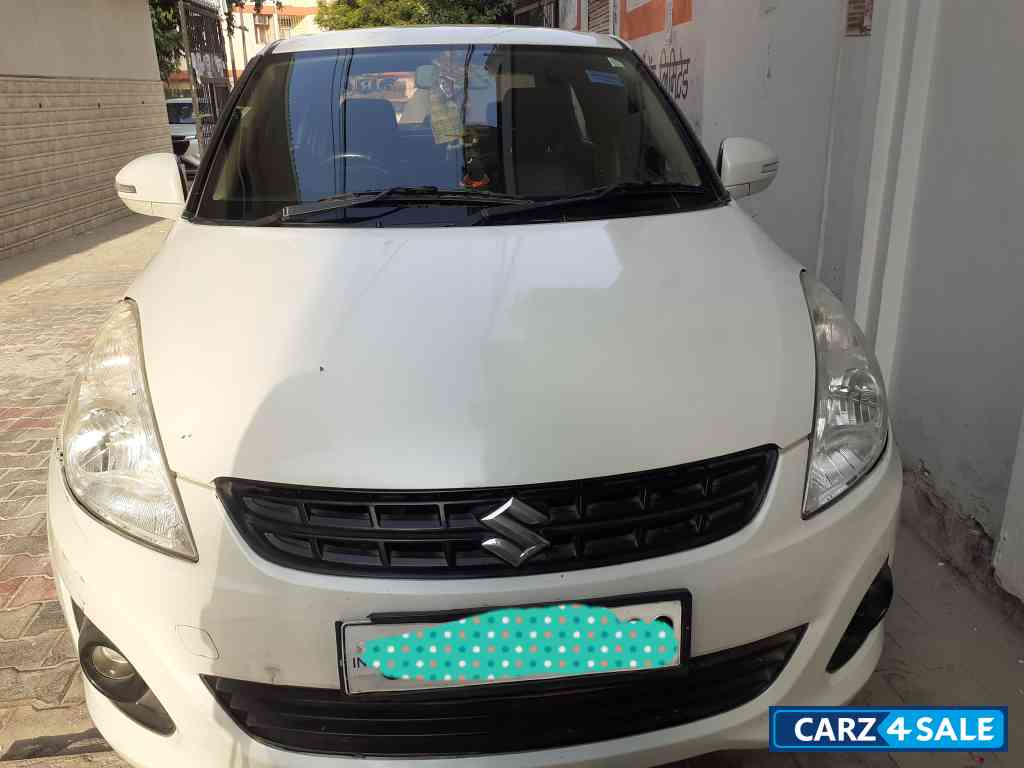 White Maruti Suzuki Dzire Vxi