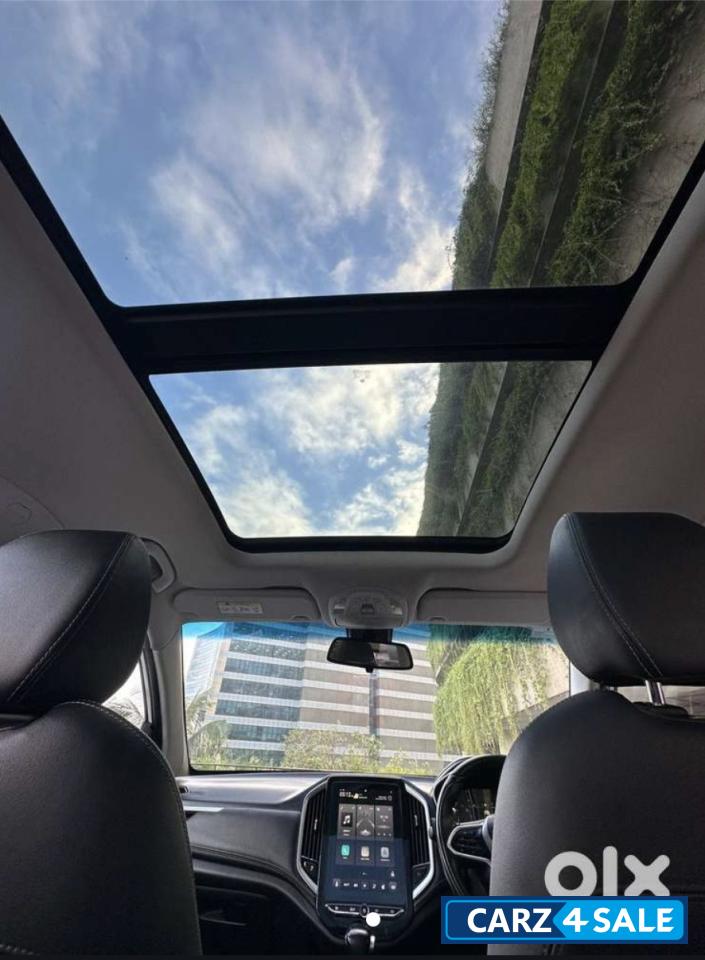 Candy White MG Hector Sharp DCT AT Candy White MG Hector Sharp DCT AT