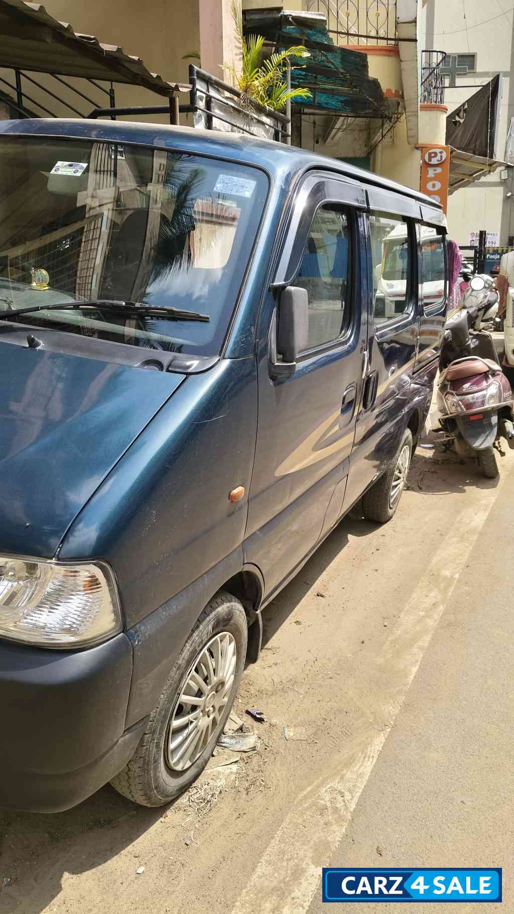 Blue Maruti Suzuki Eeco 5Str + AC, blue colour