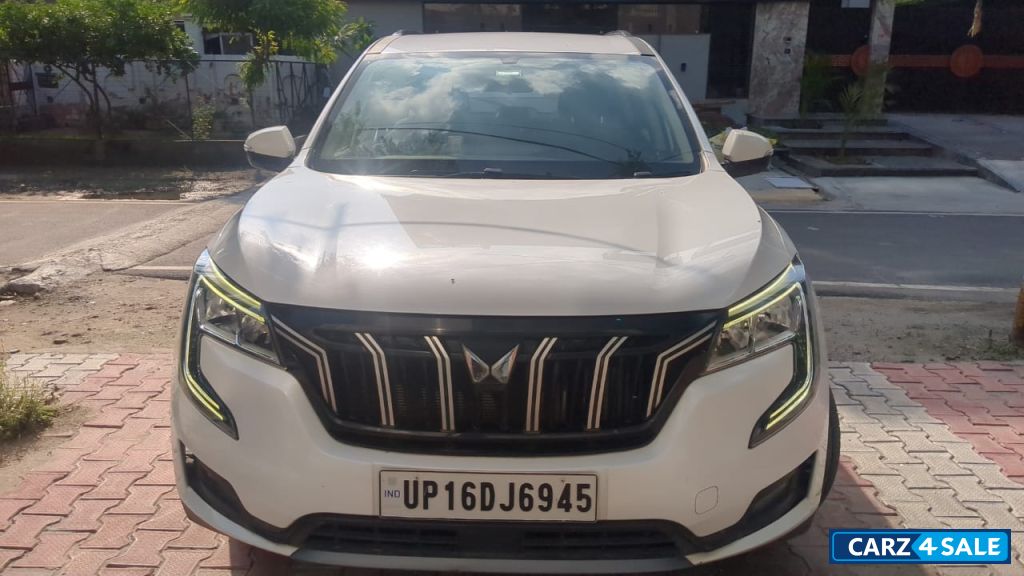 Everest White Mahindra XUV700 AX3