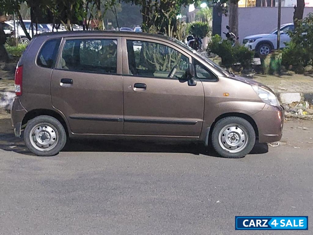 Md-brown Maruti Suzuki Estilo Green LXI CNG