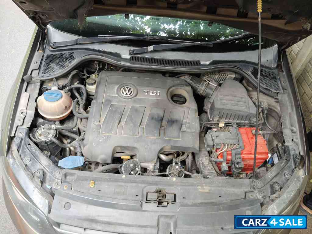 Toffee Brown Volkswagen Vento 2015 Volkswagen Vento 1.5L TDI Diesel DSG Automatic Comfortline Variant