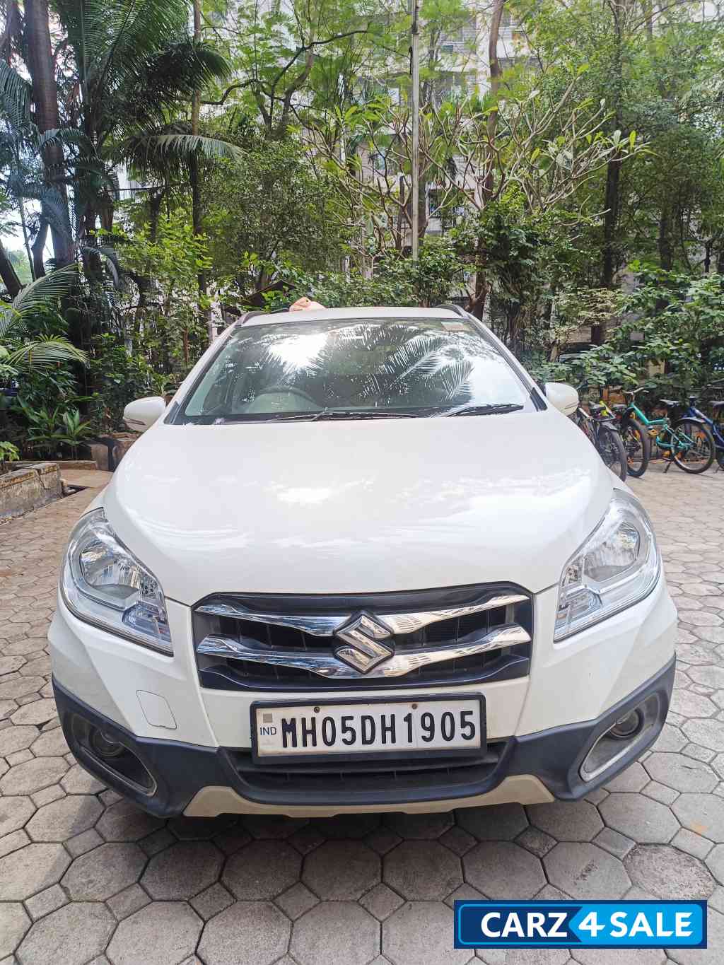 White Maruti Suzuki S-Cross Zeta 1.3 White Maruti Suzuki S-Cross Zeta 1.3