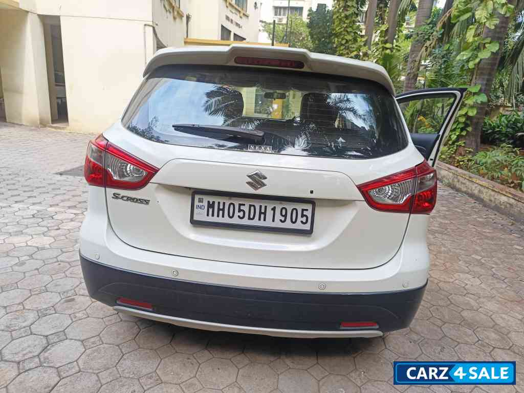 White Maruti Suzuki S-Cross Zeta 1.3 White Maruti Suzuki S-Cross Zeta 1.3