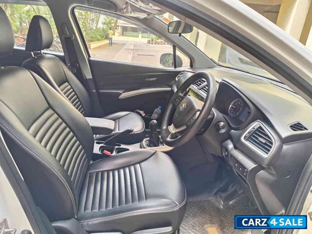 White Maruti Suzuki S-Cross Zeta 1.3 White Maruti Suzuki S-Cross Zeta 1.3
