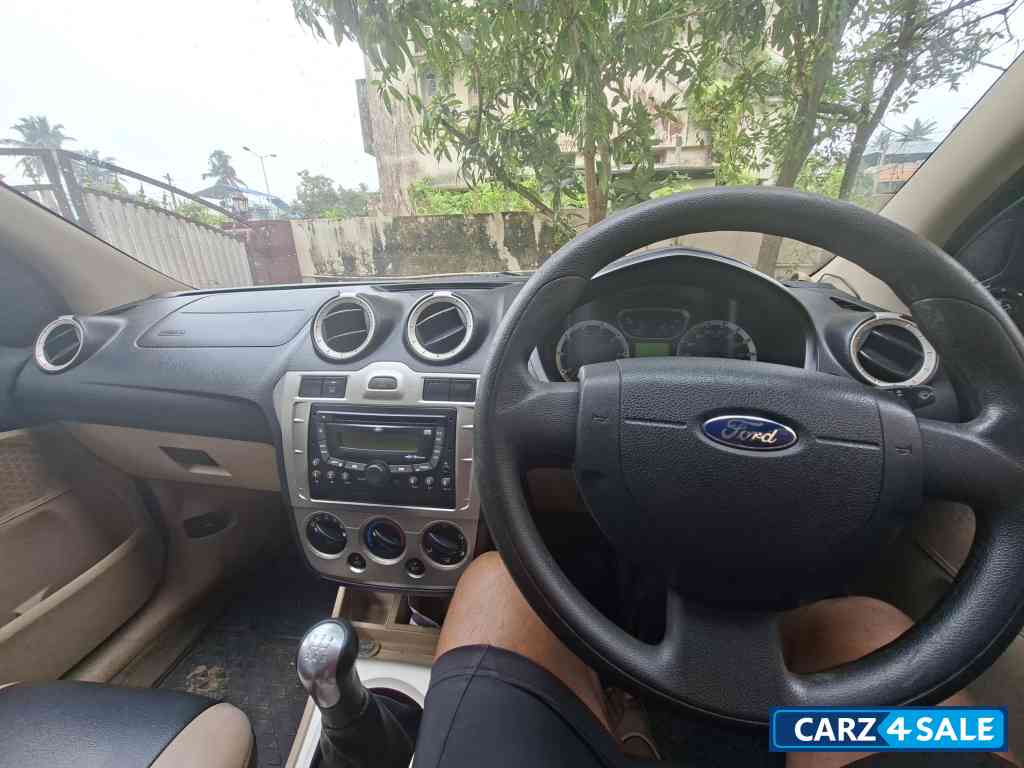 Ford Classic 1.6 Duratec Titanium