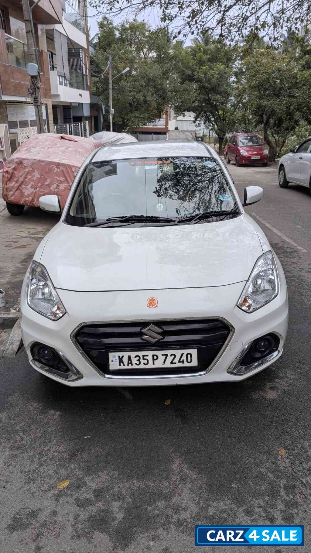 White Maruti Suzuki Dzire Vxi