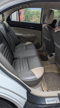 White Maruti Suzuki Dzire Vxi