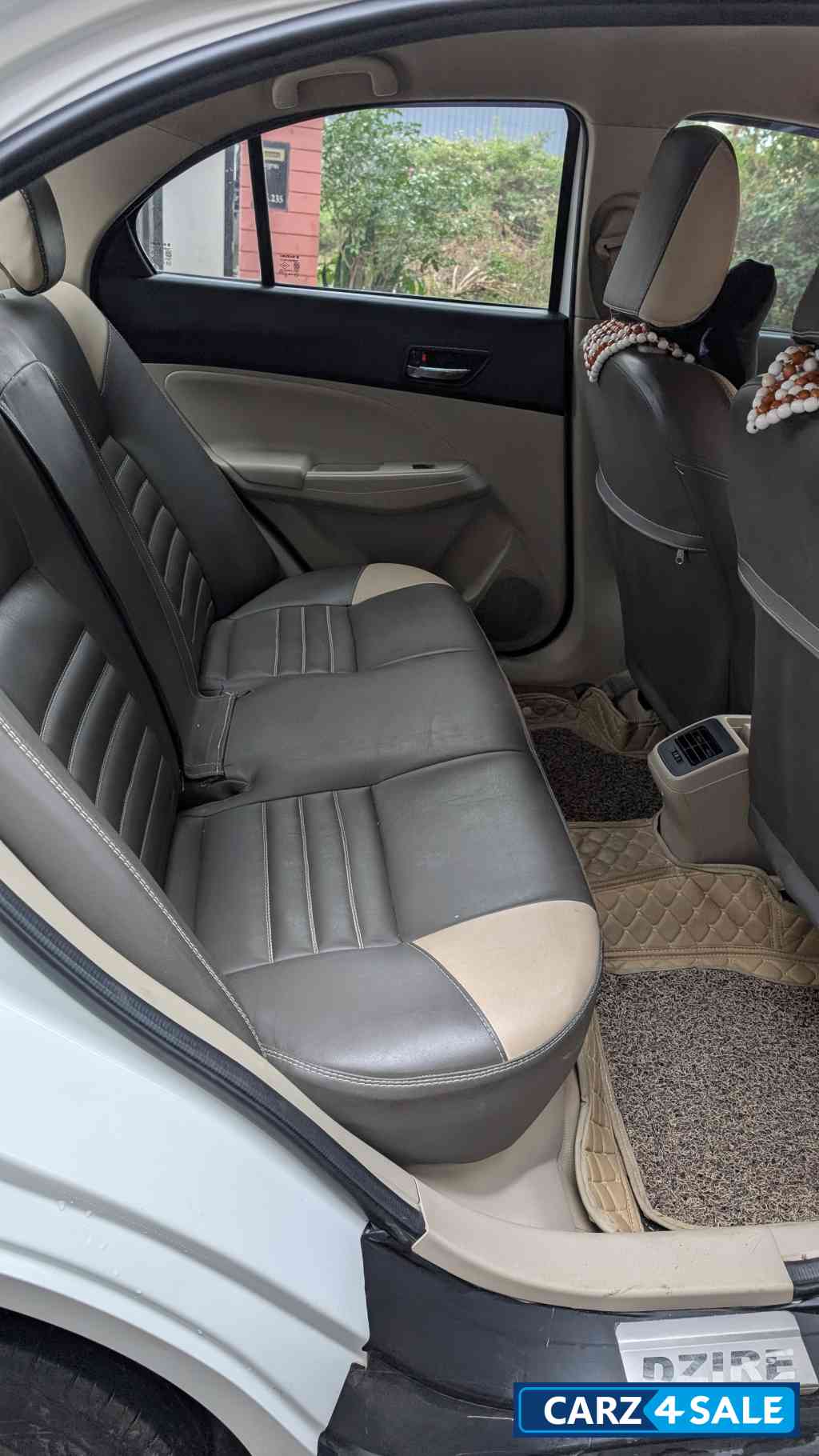 White Maruti Suzuki Dzire Vxi