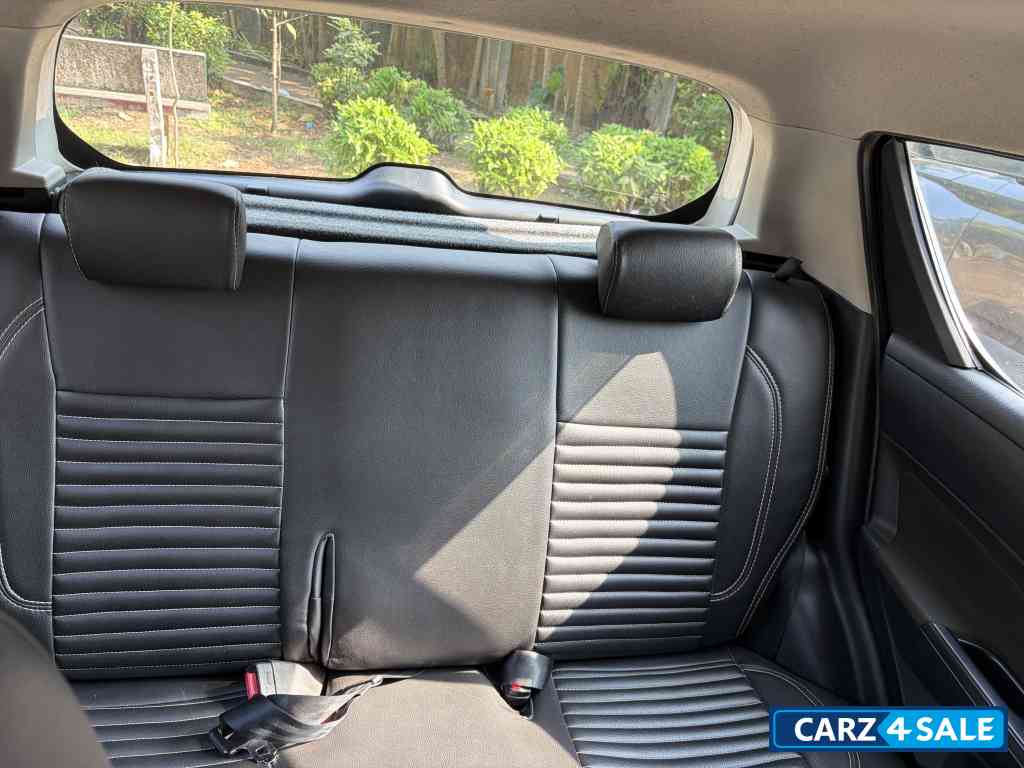 Maruti Suzuki Swift VXI