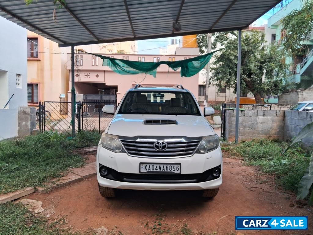 Super White Toyota Fortuner 4x2 AT